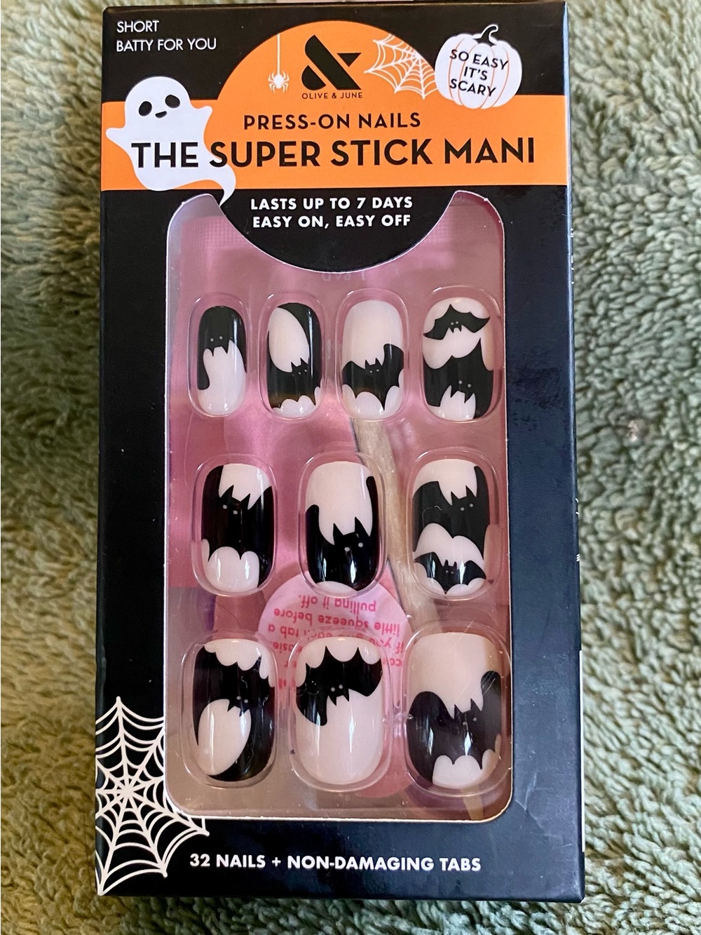 Olive & June The Super Stick Mani Black Bat 🦇 Halloween Press on Nails
